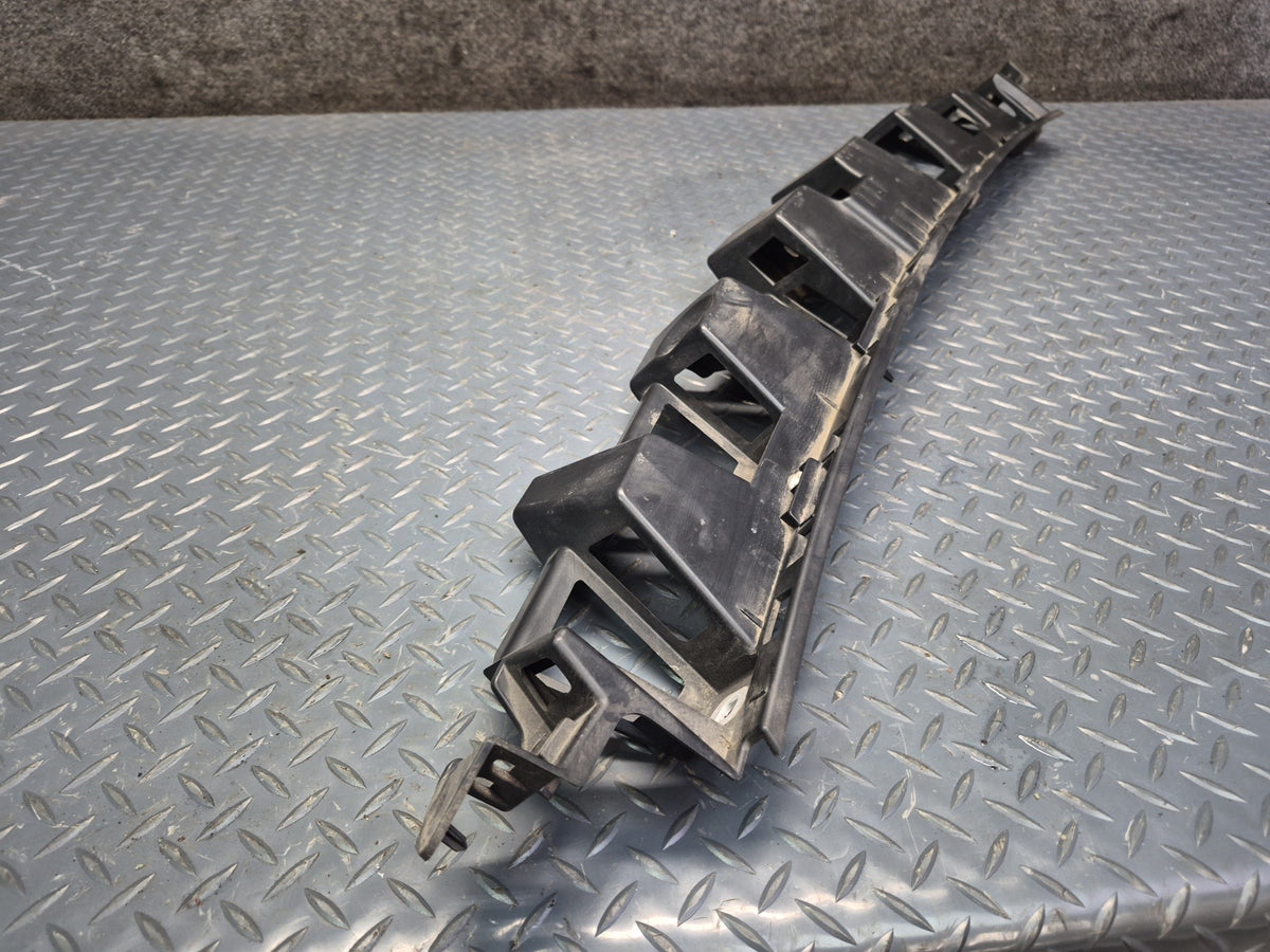 2012-2015 Mercedes X166 W166 Ml-class Rear Center Bumper Support Bracket