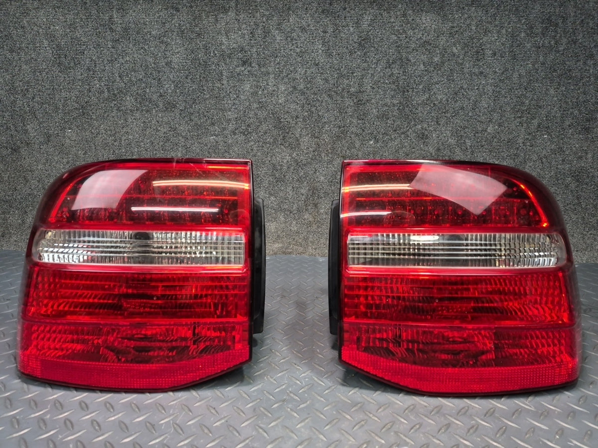 2008-2010 Porsche Cayenne 957 Rear Left & Right Tail Light Lamp Set of 2