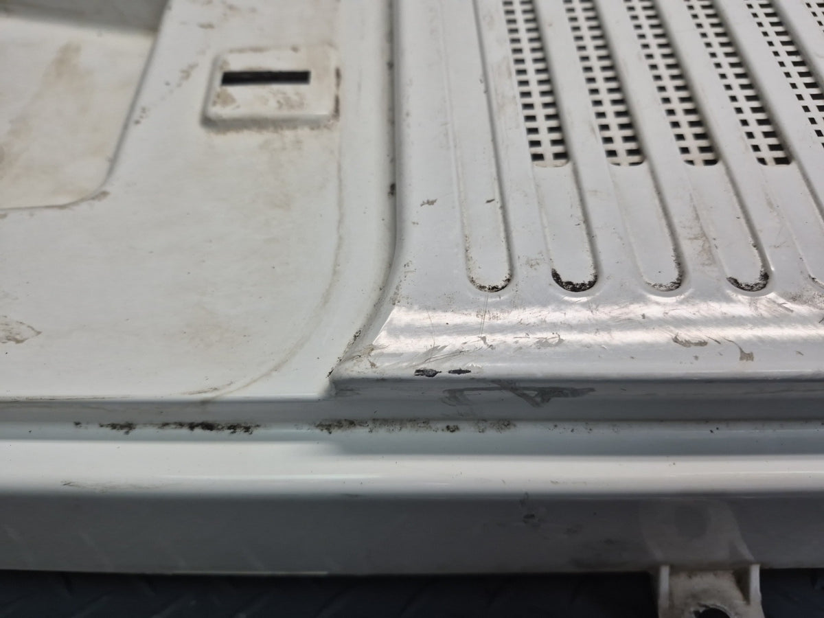 2003-2009 Hummer H2 Front Hood Cowl Vent Trim Panel 15211663