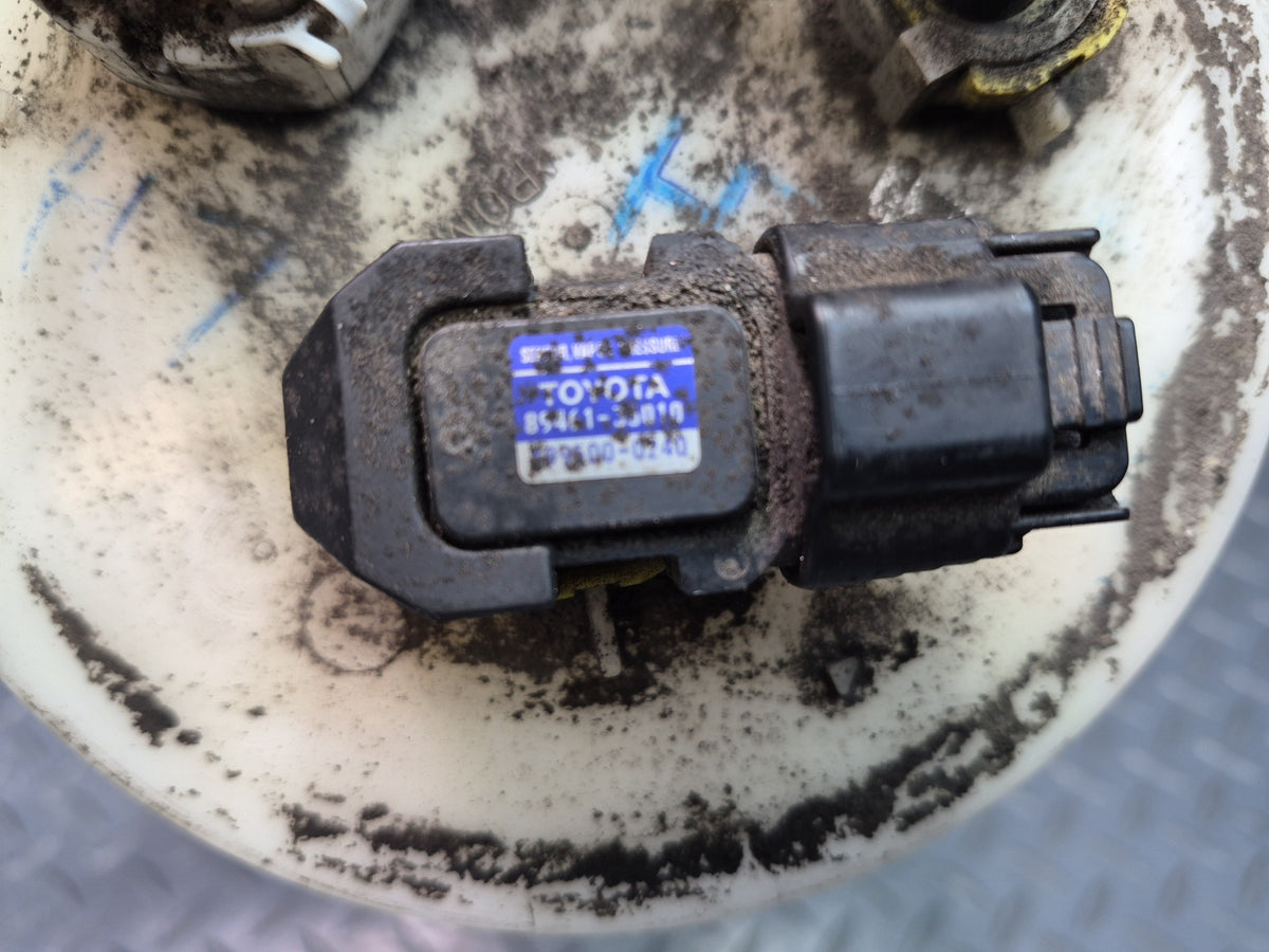 2003-2005 Lexus GX470 Fuel Gas Pump Level Sensor Assembly