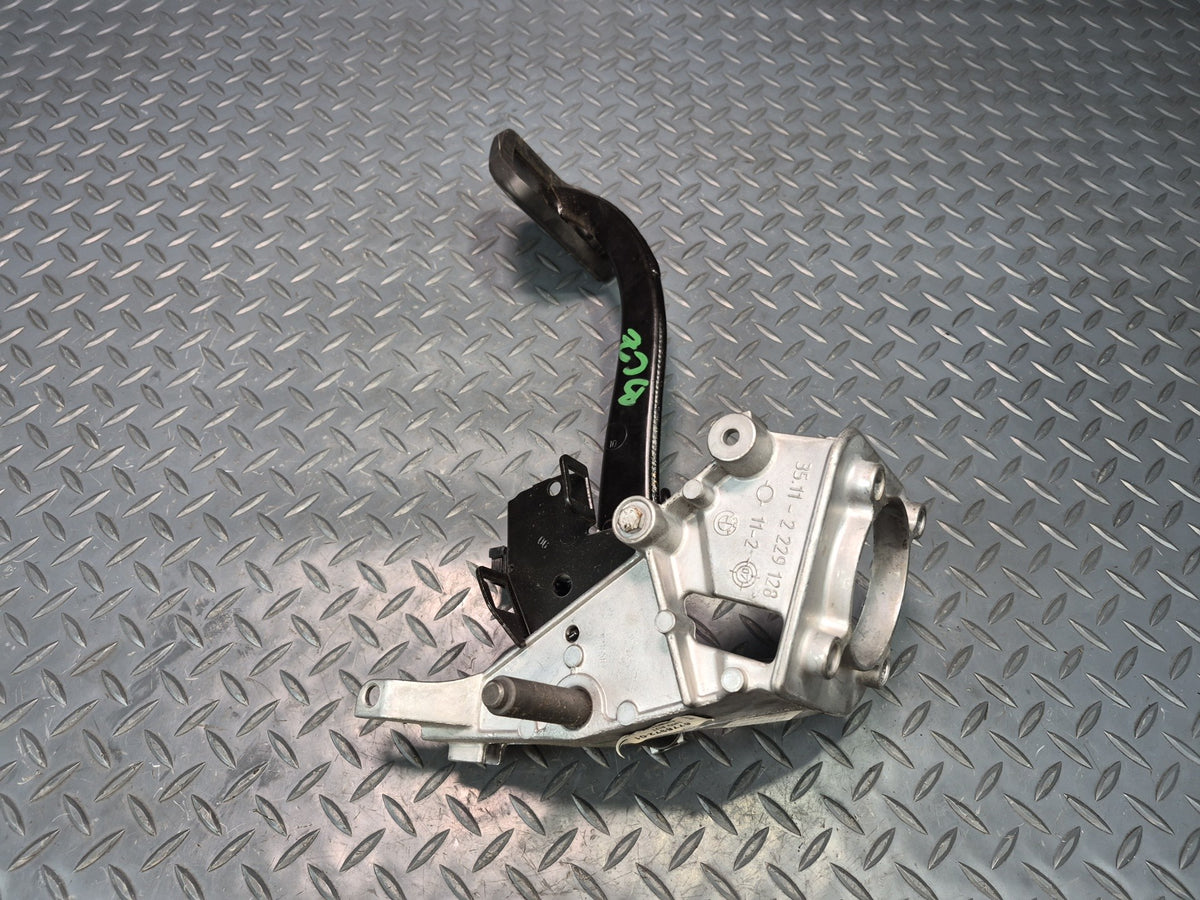 03-08 BMW E85 Z4 Manual Transmission Brake Pedal 6778972 OEM