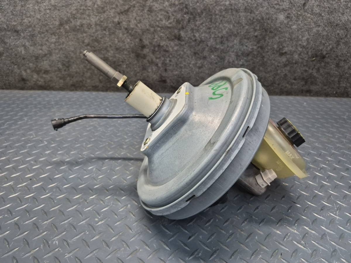 2000-2004 Porsche Boxster 986 M/T Brake Master Cylinder Booster Fluid Reservoir