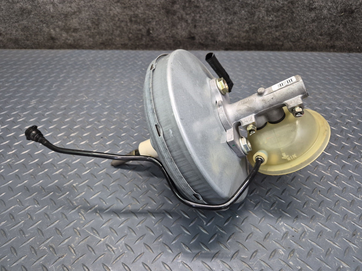 2000-2004 Porsche Boxster 986 M/T Brake Master Cylinder Booster Fluid Reservoir