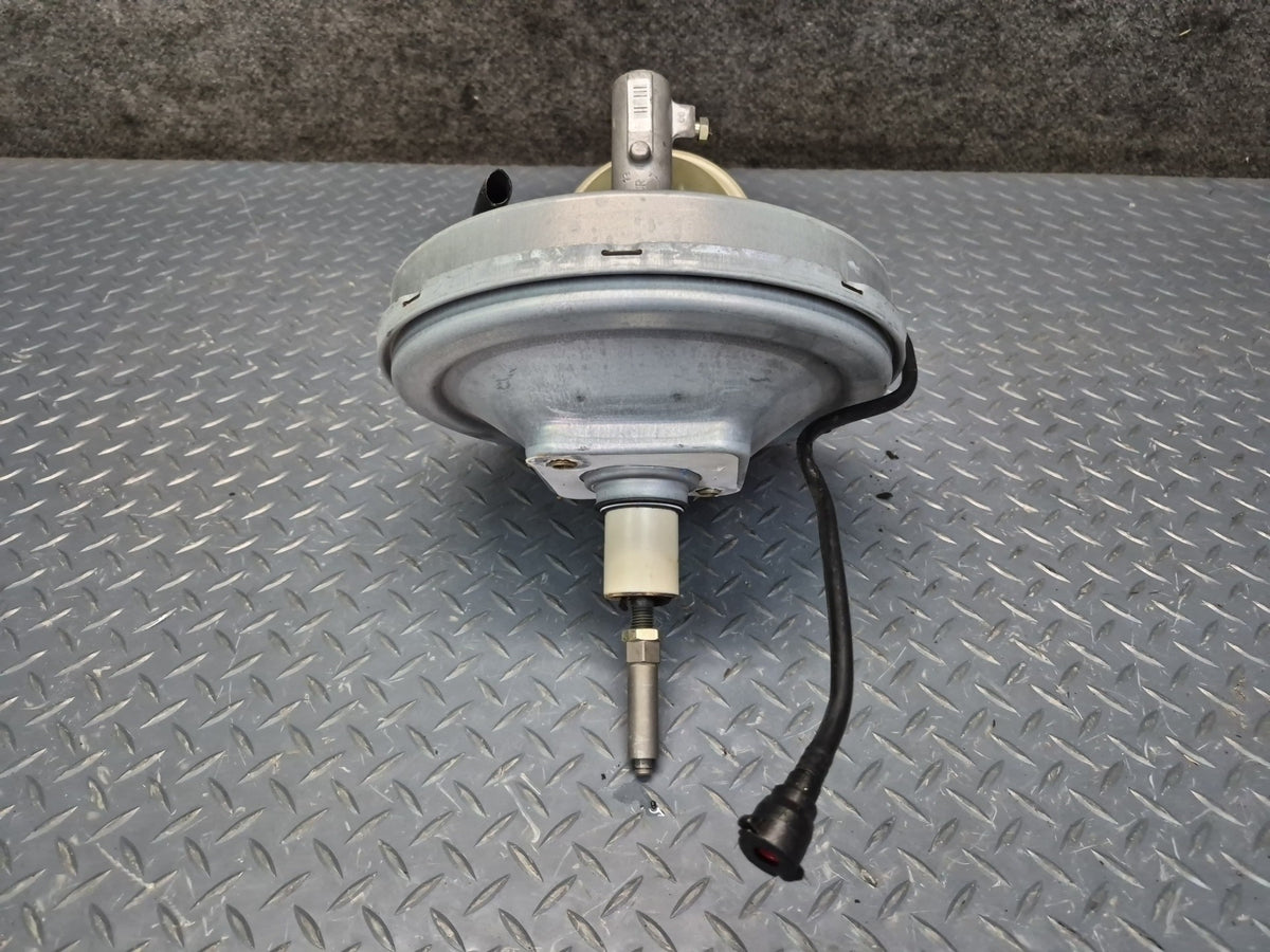 2000-2004 Porsche Boxster 986 M/T Brake Master Cylinder Booster Fluid Reservoir
