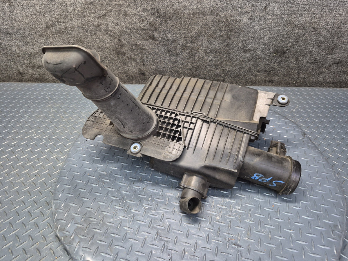 2000-2004 Porsche Boxster 986 2.7L Air Intake Filter Cleaner Housing Box