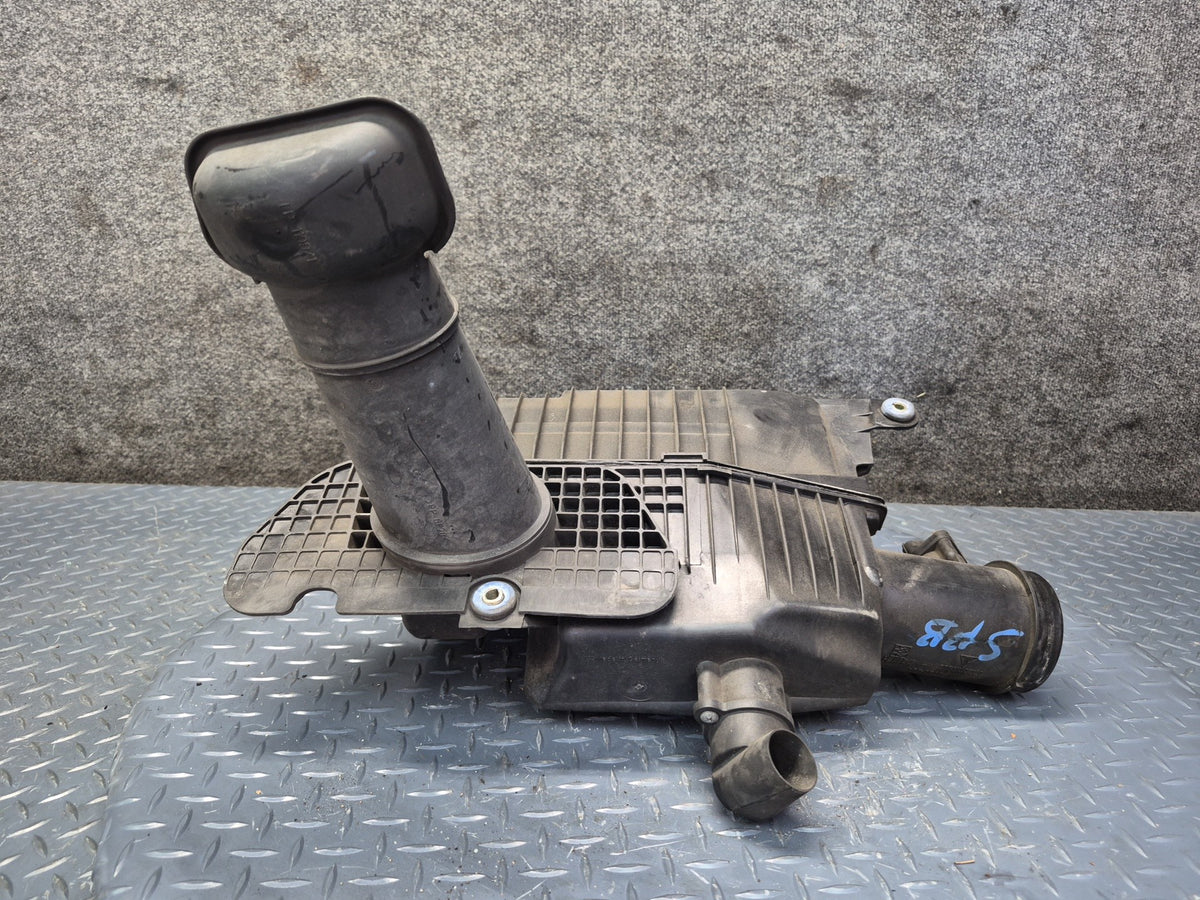 2000-2004 Porsche Boxster 986 2.7L Air Intake Filter Cleaner Housing Box