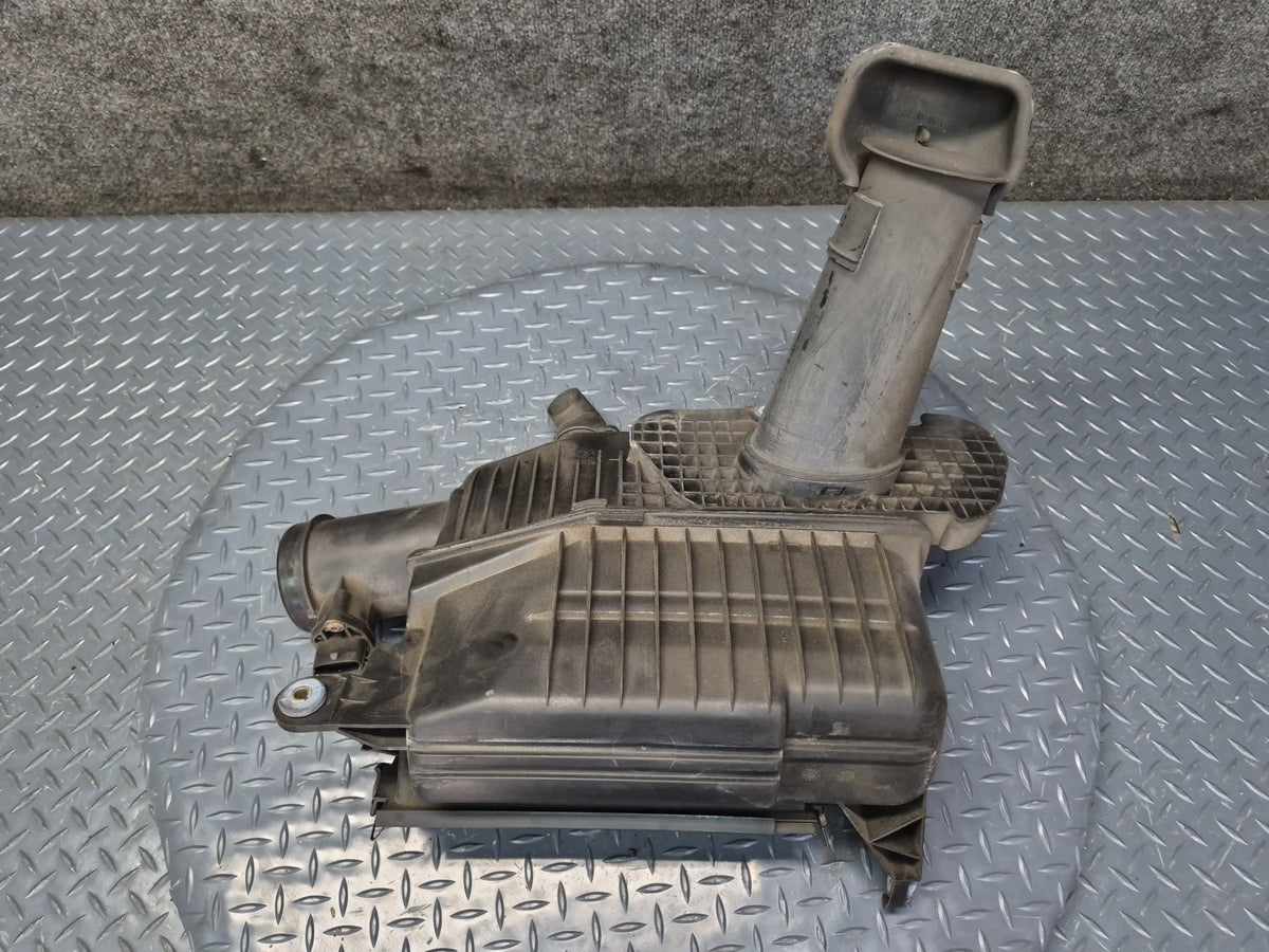 2000-2004 Porsche Boxster 986 2.7L Air Intake Filter Cleaner Housing Box