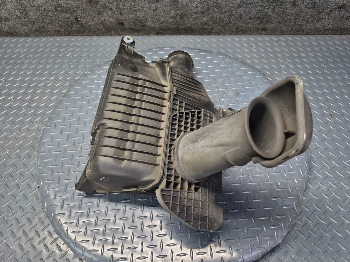 2000-2004 Porsche Boxster 986 2.7L Air Intake Filter Cleaner Housing Box
