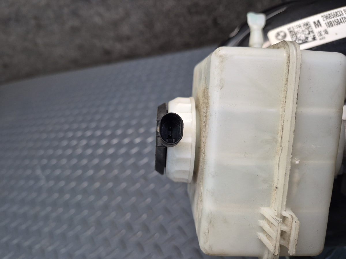 2014-2018 BMW F15 X5 Brake Master Cylinder Booster Fluid Reservoir Tank