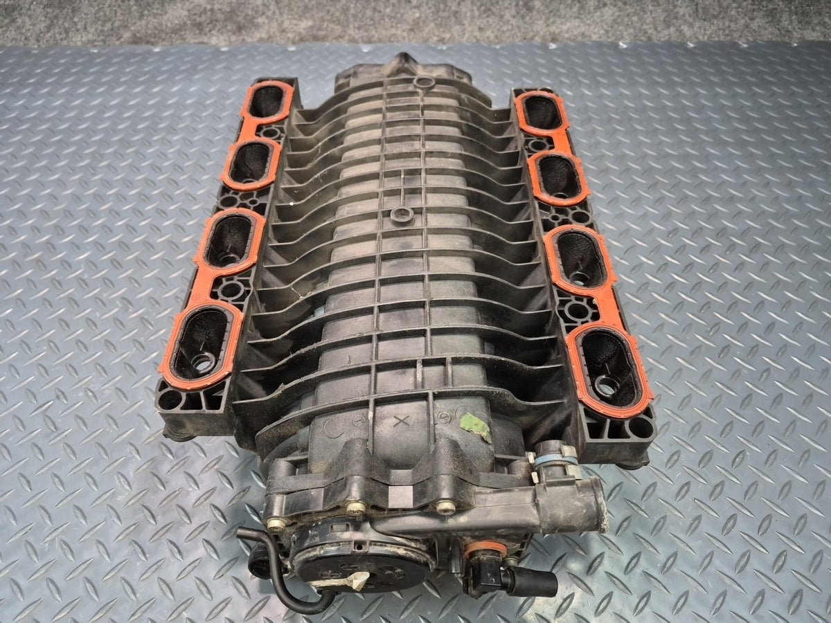 1996-1997 BMW E31 840Ci M62 Intake Manifold 1729528