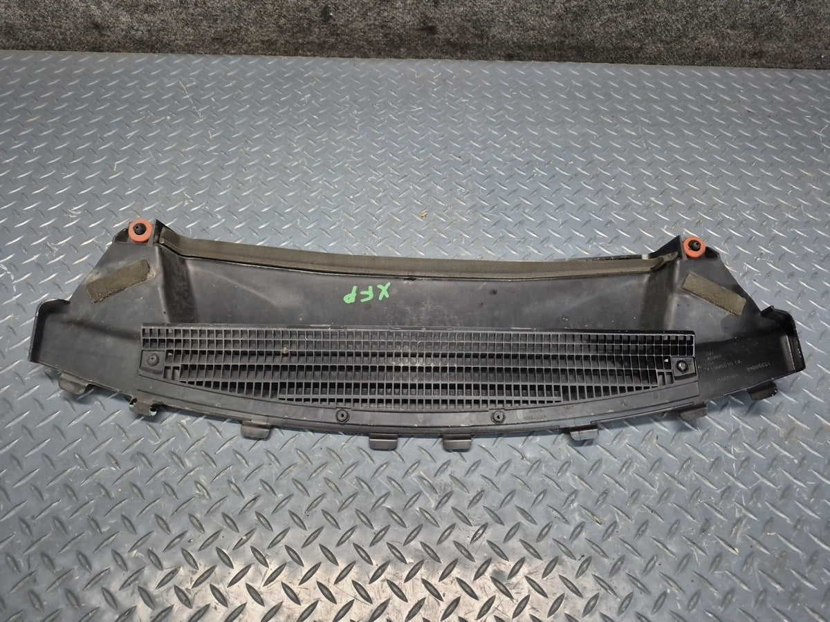 2014-2018 BMW F15 X5 Engine Air Intake Duct Tube Hose Pipe Inlet 7637050