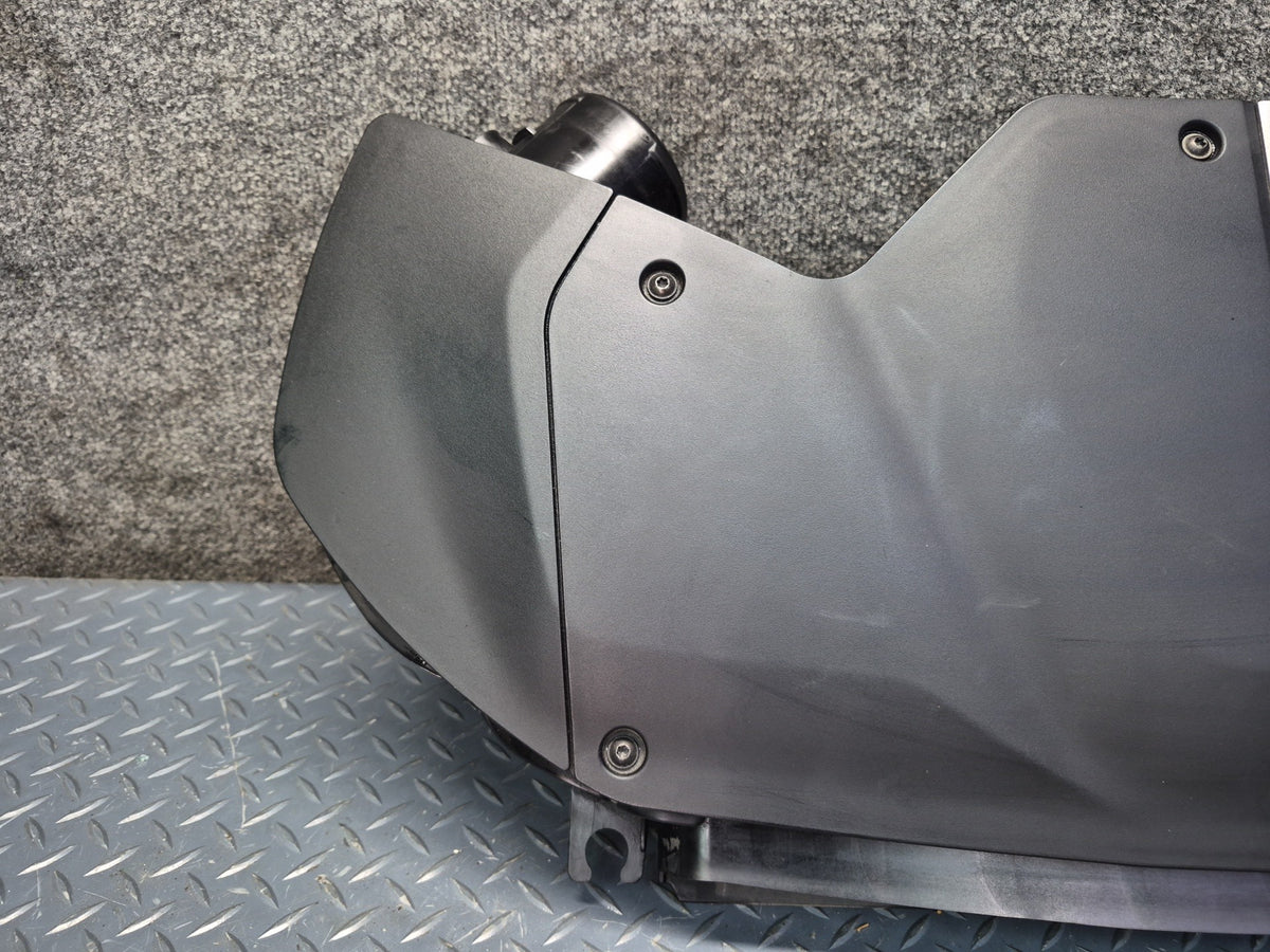 2014-2018 BMW F15 X5 N63 Air Intake Cleaner Filter Box 7638564