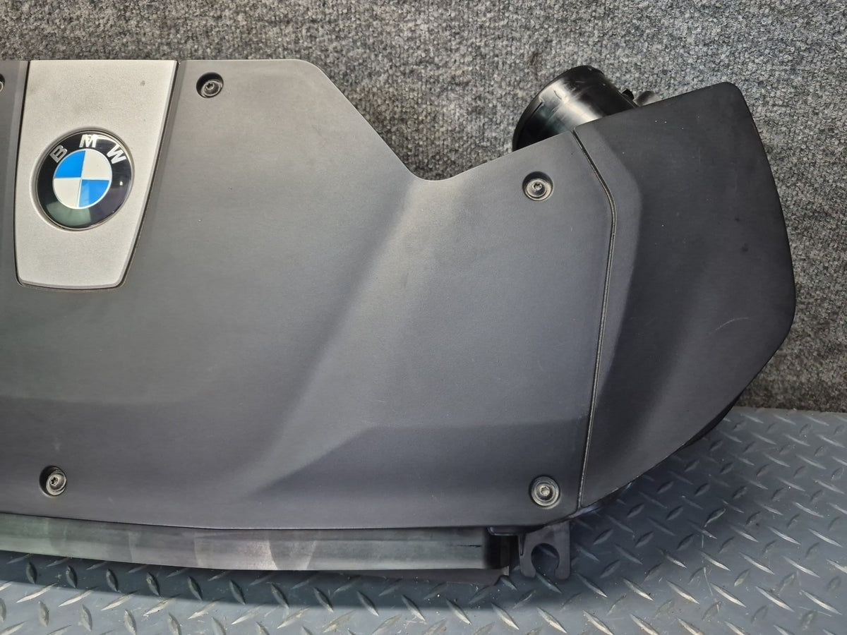 2014-2018 BMW F15 X5 N63 Air Intake Cleaner Filter Box 7638564