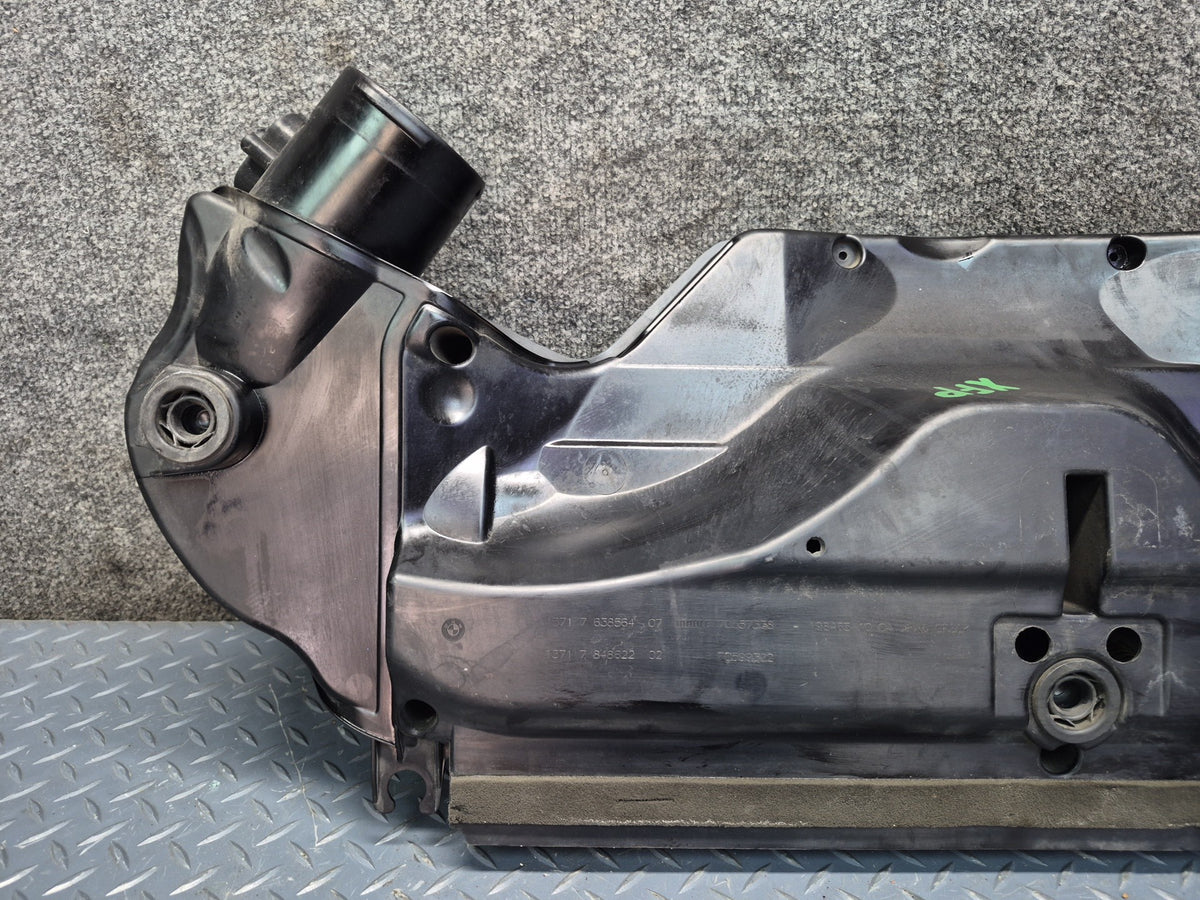 2014-2018 BMW F15 X5 N63 Air Intake Cleaner Filter Box 7638564