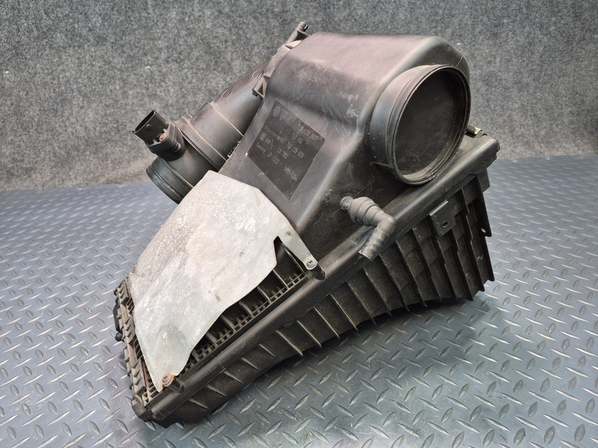 2008-2010 Porsche Cayenne 957 Turbo Right Air Intake Cleaner Filter Box w Sensor