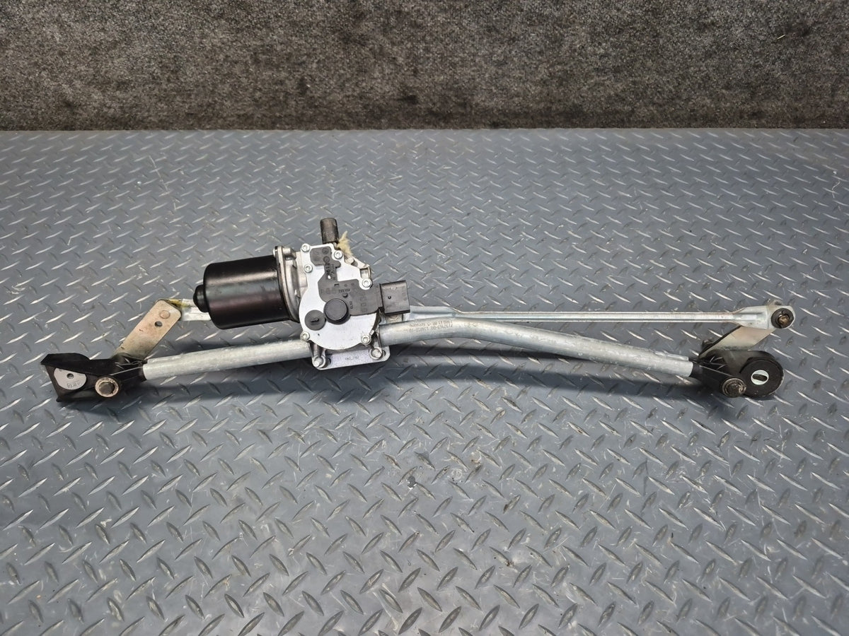 03-08 BMW E85 Z4 Windshield Wiper Transmission Linkage w Motor 7192969 OEM