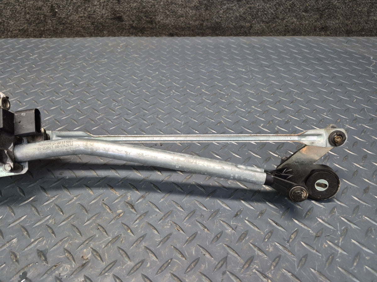 03-08 BMW E85 Z4 Windshield Wiper Transmission Linkage w Motor 7192969 OEM