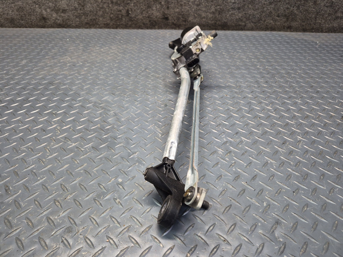 03-08 BMW E85 Z4 Windshield Wiper Transmission Linkage w Motor 7192969 OEM