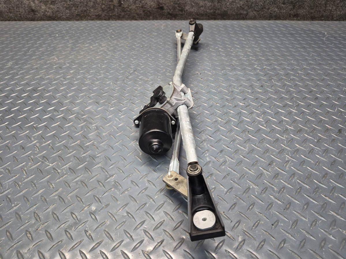 03-08 BMW E85 Z4 Windshield Wiper Transmission Linkage w Motor 7192969 OEM
