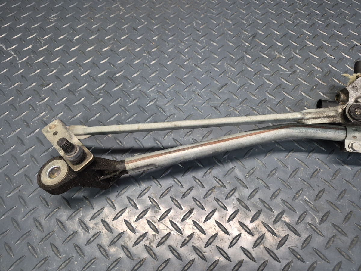 03-08 BMW E85 Z4 Windshield Wiper Transmission Linkage w Motor 7192969 OEM