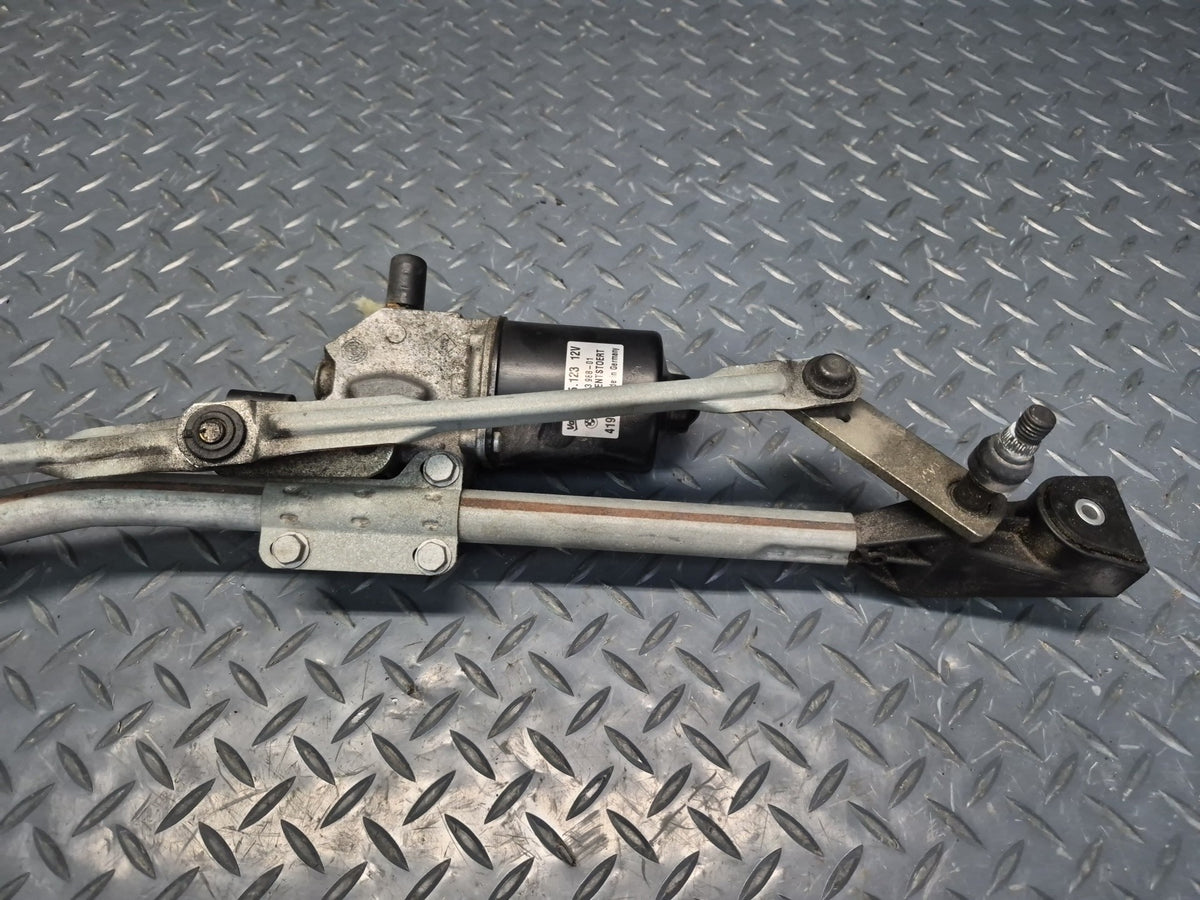 03-08 BMW E85 Z4 Windshield Wiper Transmission Linkage w Motor 7192969 OEM