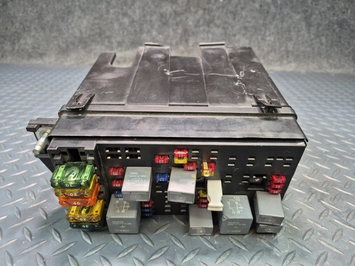 97-98 Chevrolet Corvette C5 Engine Bay Fuse Relay Box Module Damaged