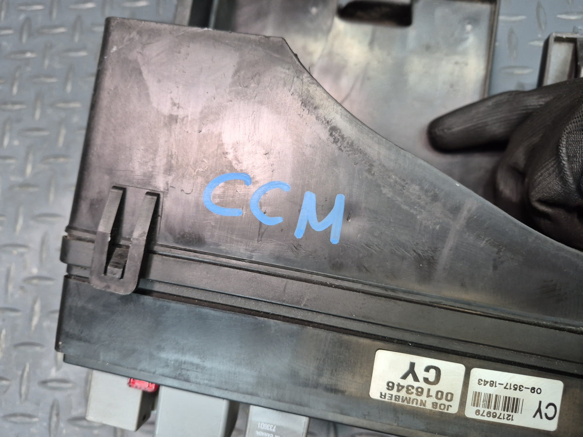 97-98 Chevrolet Corvette C5 Engine Bay Fuse Relay Box Module Damaged