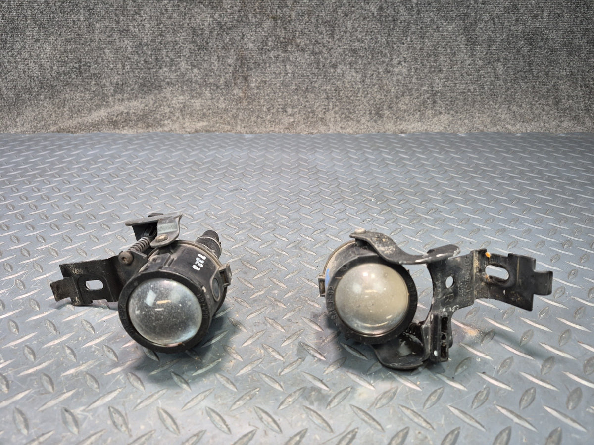 97-04 Chevrolet Corvette C5 Set of 2 Front Left & Right Fog Light Lamp OEM