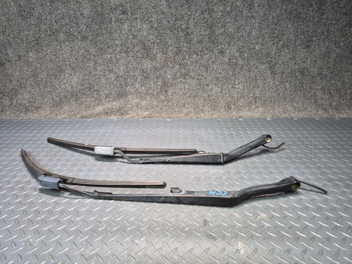 97-04 Chevrolet Corvette C5 Set of 2 Front Left & Right Windshield Wiper Arm OEM