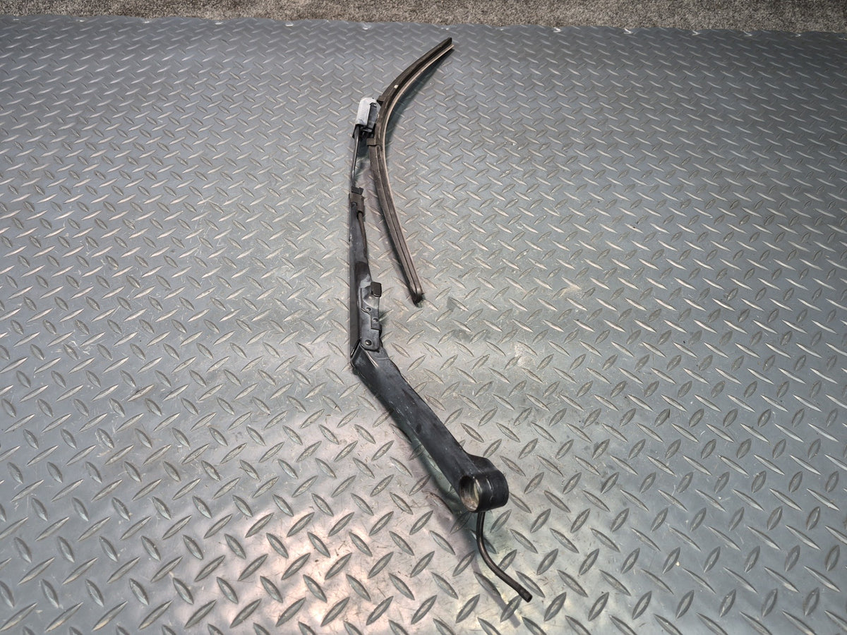 97-04 Chevrolet Corvette C5 Set of 2 Front Left & Right Windshield Wiper Arm OEM