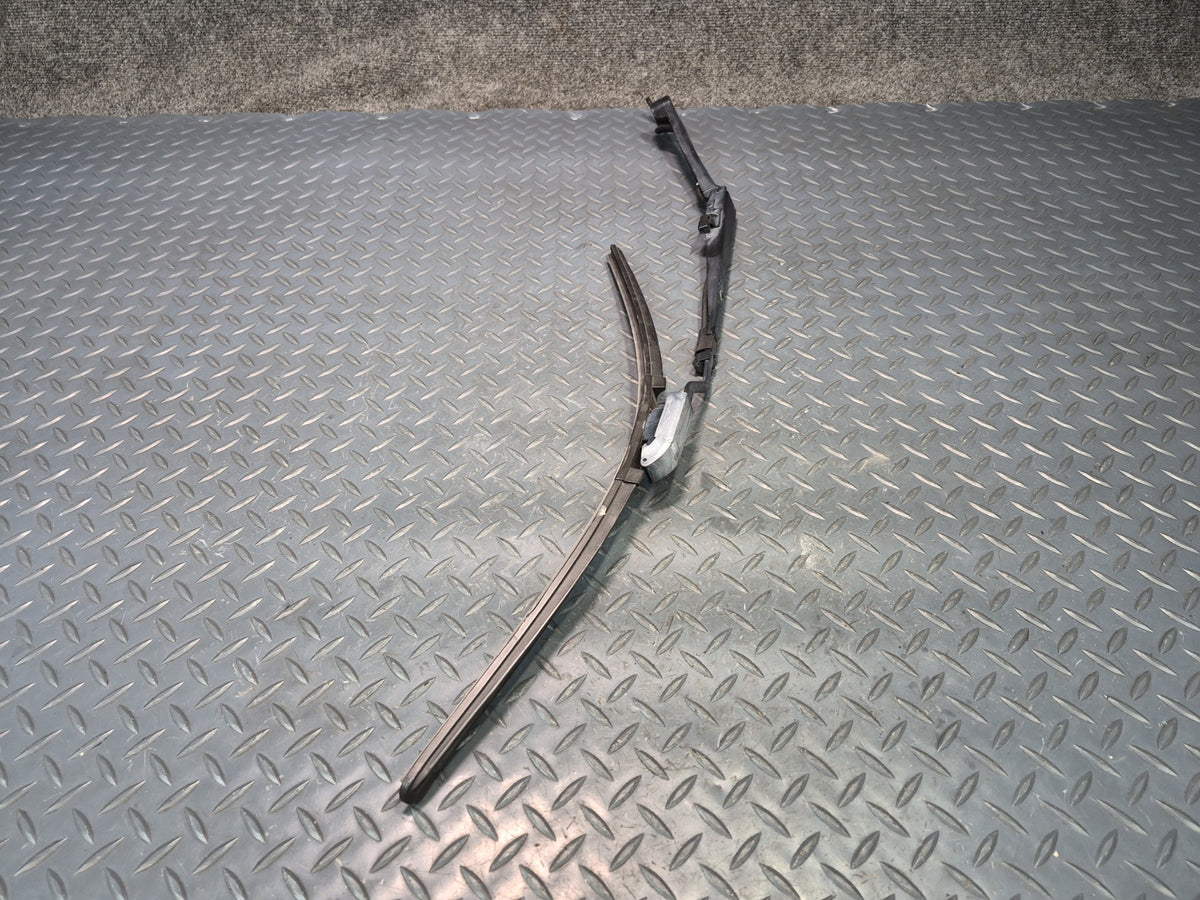 97-04 Chevrolet Corvette C5 Set of 2 Front Left & Right Windshield Wiper Arm OEM