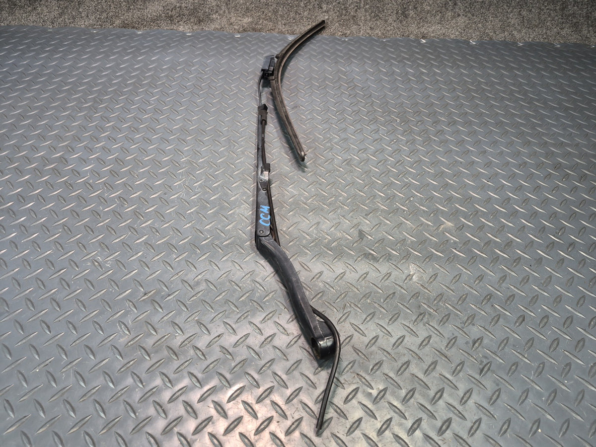 97-04 Chevrolet Corvette C5 Set of 2 Front Left & Right Windshield Wiper Arm OEM