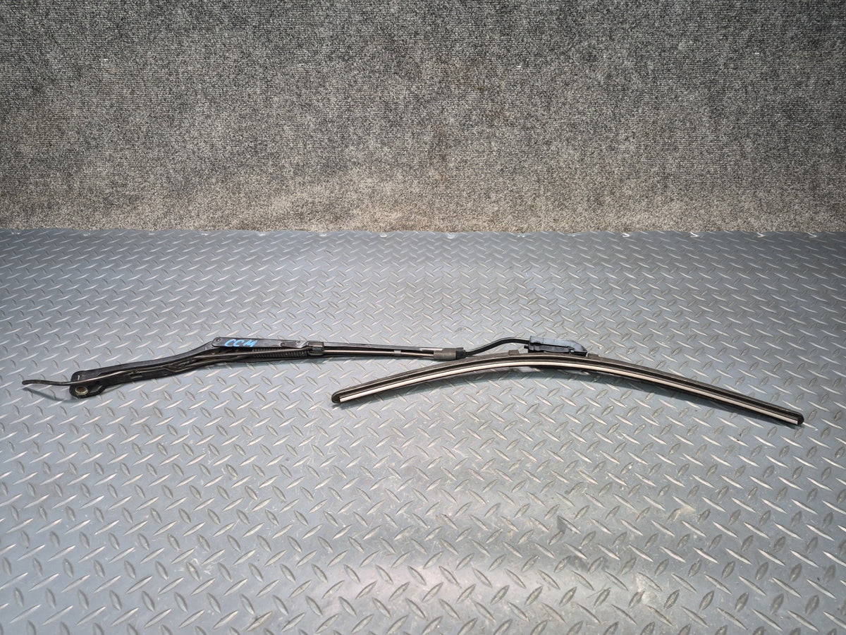 97-04 Chevrolet Corvette C5 Set of 2 Front Left & Right Windshield Wiper Arm OEM