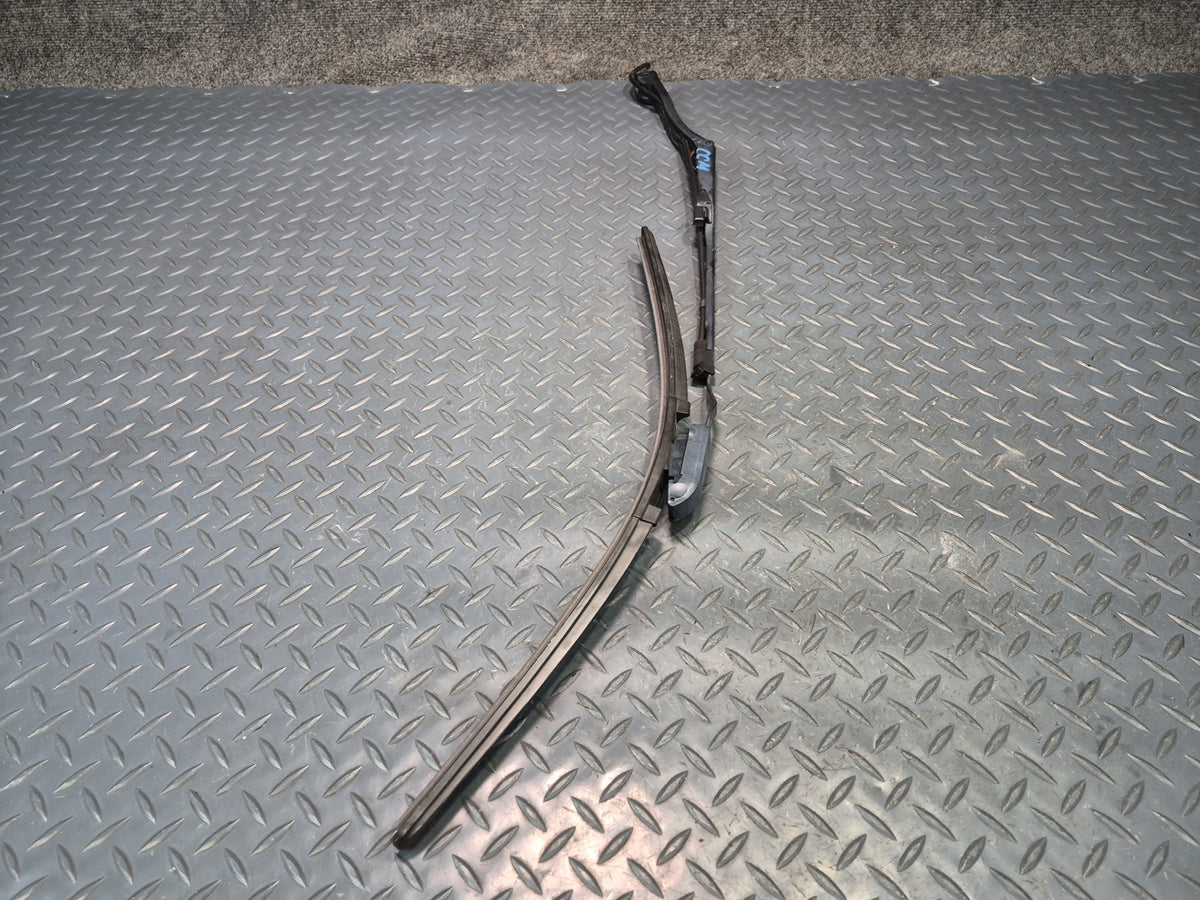 97-04 Chevrolet Corvette C5 Set of 2 Front Left & Right Windshield Wiper Arm OEM
