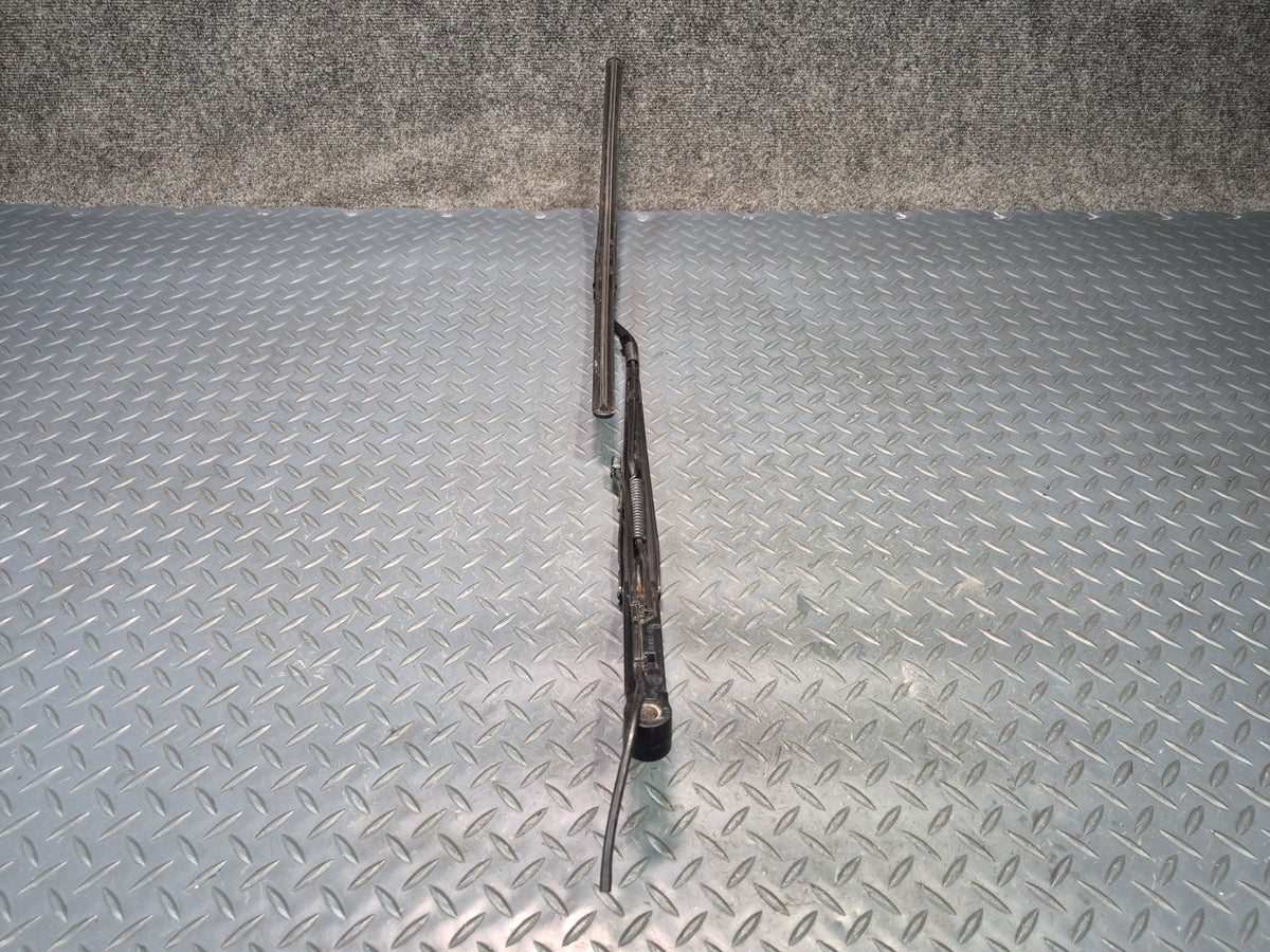 97-04 Chevrolet Corvette C5 Set of 2 Front Left & Right Windshield Wiper Arm OEM