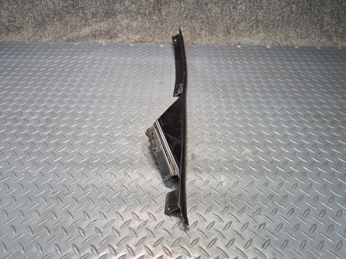 97-04 Chevy Corvette C5 Front Left Right Windshield A Pillar Reveal Molding OEM