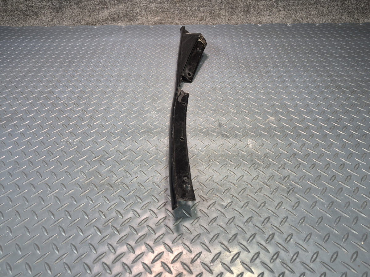 97-04 Chevy Corvette C5 Front Left Right Windshield A Pillar Reveal Molding OEM