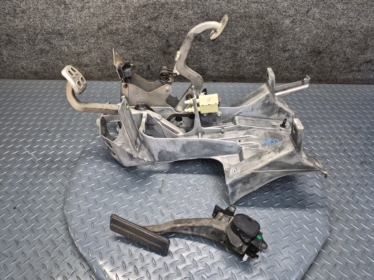 97-04 Chevy Corvette C5 M/T Gas Accelerator Clutch Brake Pedal & Bracket Set OEM