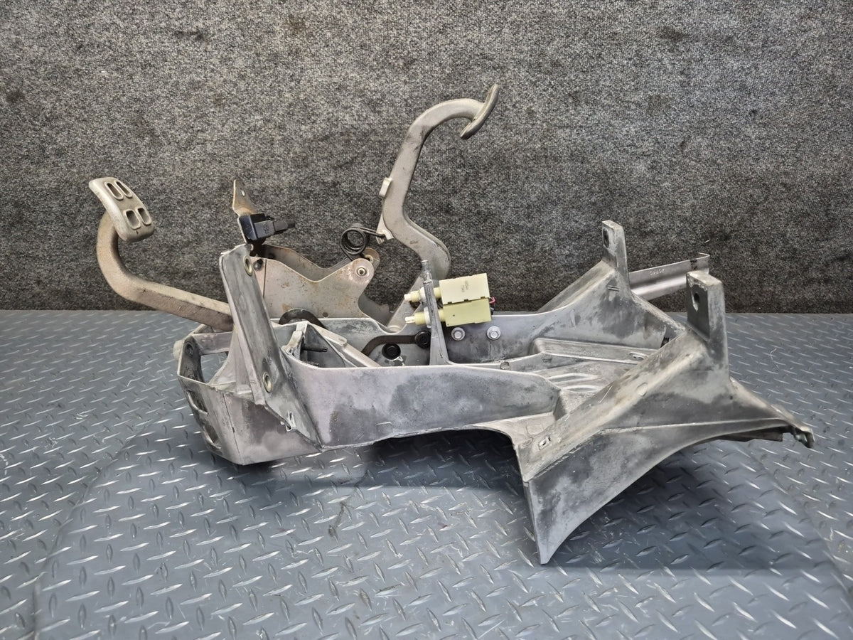 97-04 Chevy Corvette C5 M/T Gas Accelerator Clutch Brake Pedal & Bracket Set OEM