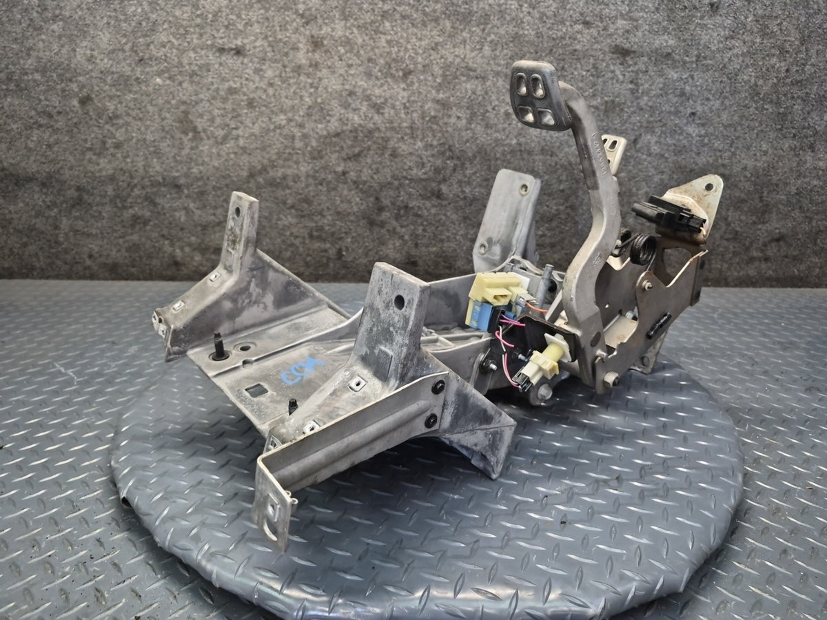 97-04 Chevy Corvette C5 M/T Gas Accelerator Clutch Brake Pedal & Bracket Set OEM