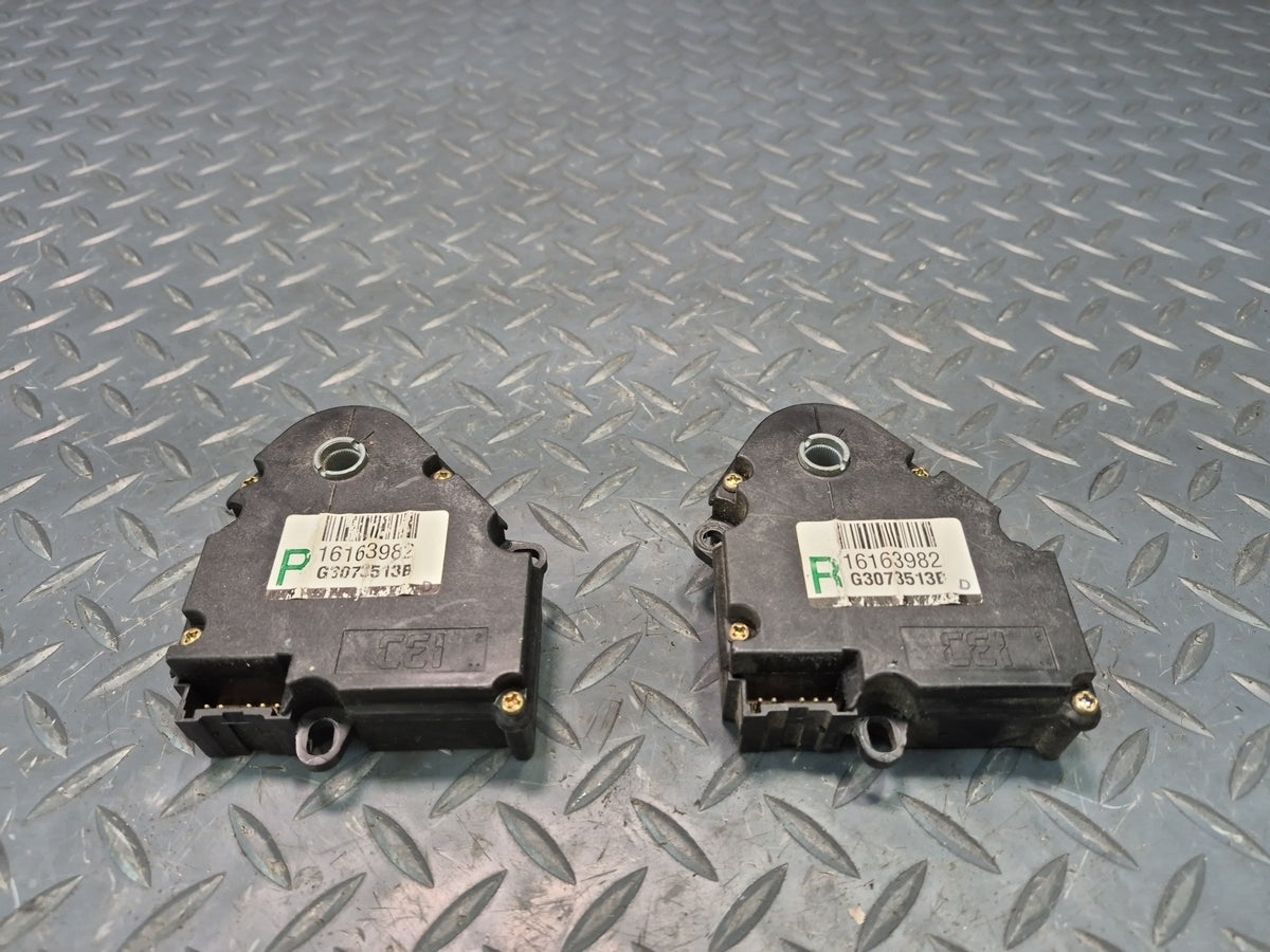 97-04 Chevrolet Corvette C5 Set of 2 A/C Heater Flap Door Actuator Motor OEM