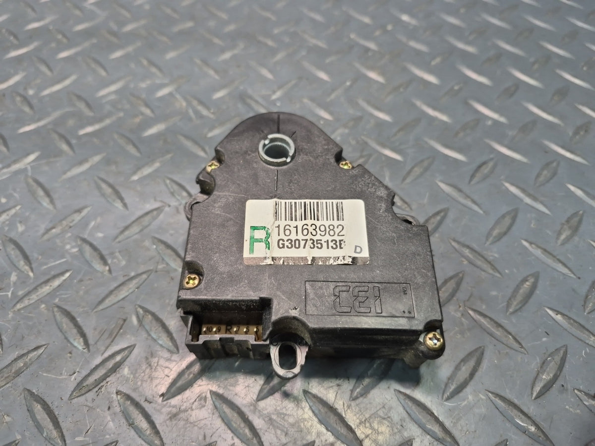 97-04 Chevrolet Corvette C5 Set of 2 A/C Heater Flap Door Actuator Motor OEM