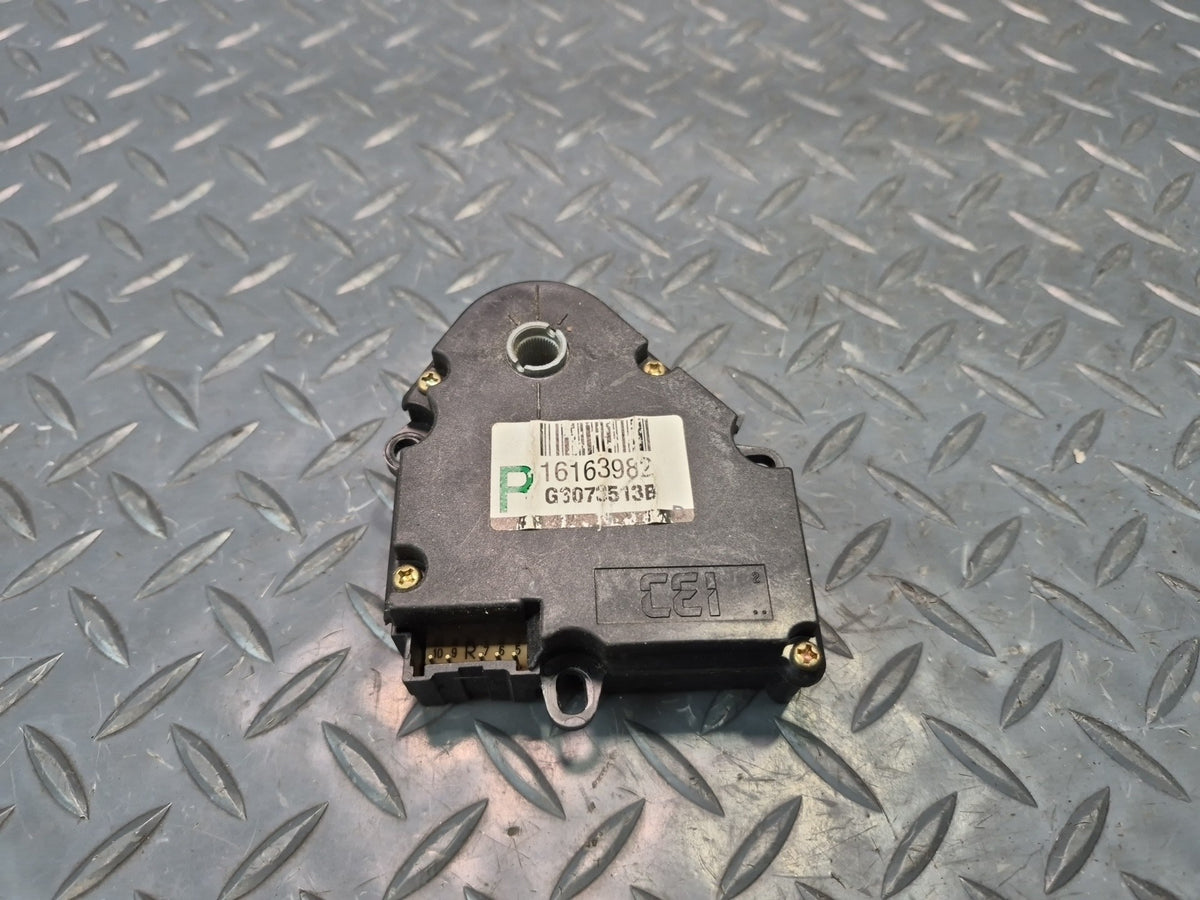 97-04 Chevrolet Corvette C5 Set of 2 A/C Heater Flap Door Actuator Motor OEM