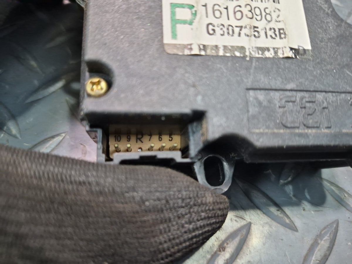97-04 Chevrolet Corvette C5 Set of 2 A/C Heater Flap Door Actuator Motor OEM