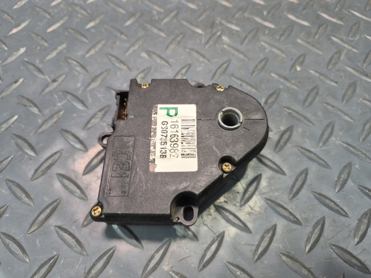97-04 Chevrolet Corvette C5 Set of 2 A/C Heater Flap Door Actuator Motor OEM