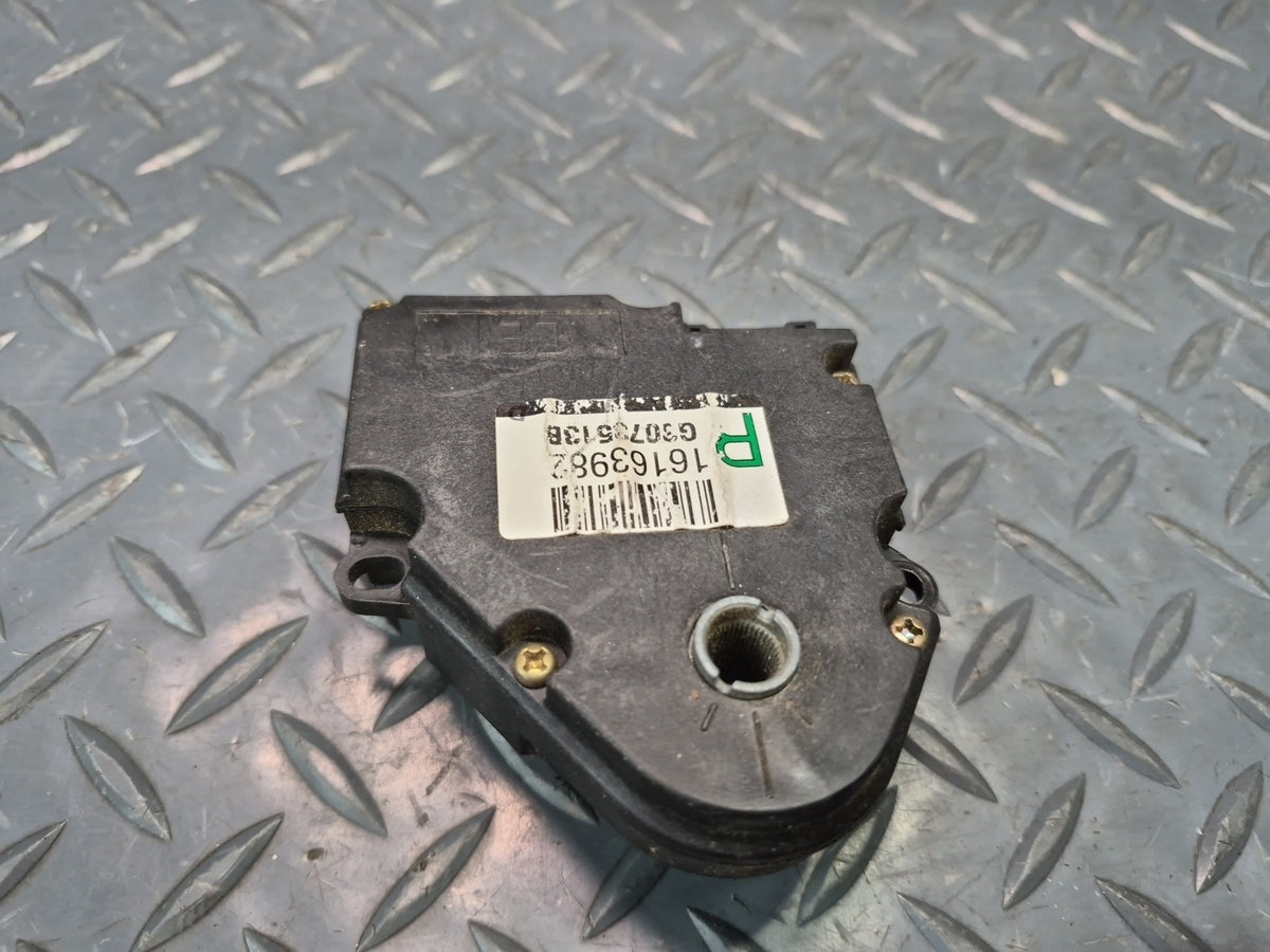 97-04 Chevrolet Corvette C5 Set of 2 A/C Heater Flap Door Actuator Motor OEM