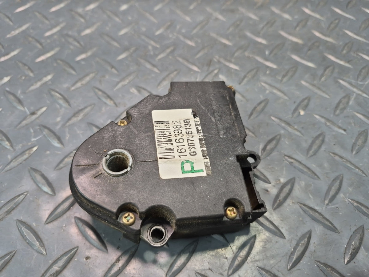 97-04 Chevrolet Corvette C5 Set of 2 A/C Heater Flap Door Actuator Motor OEM