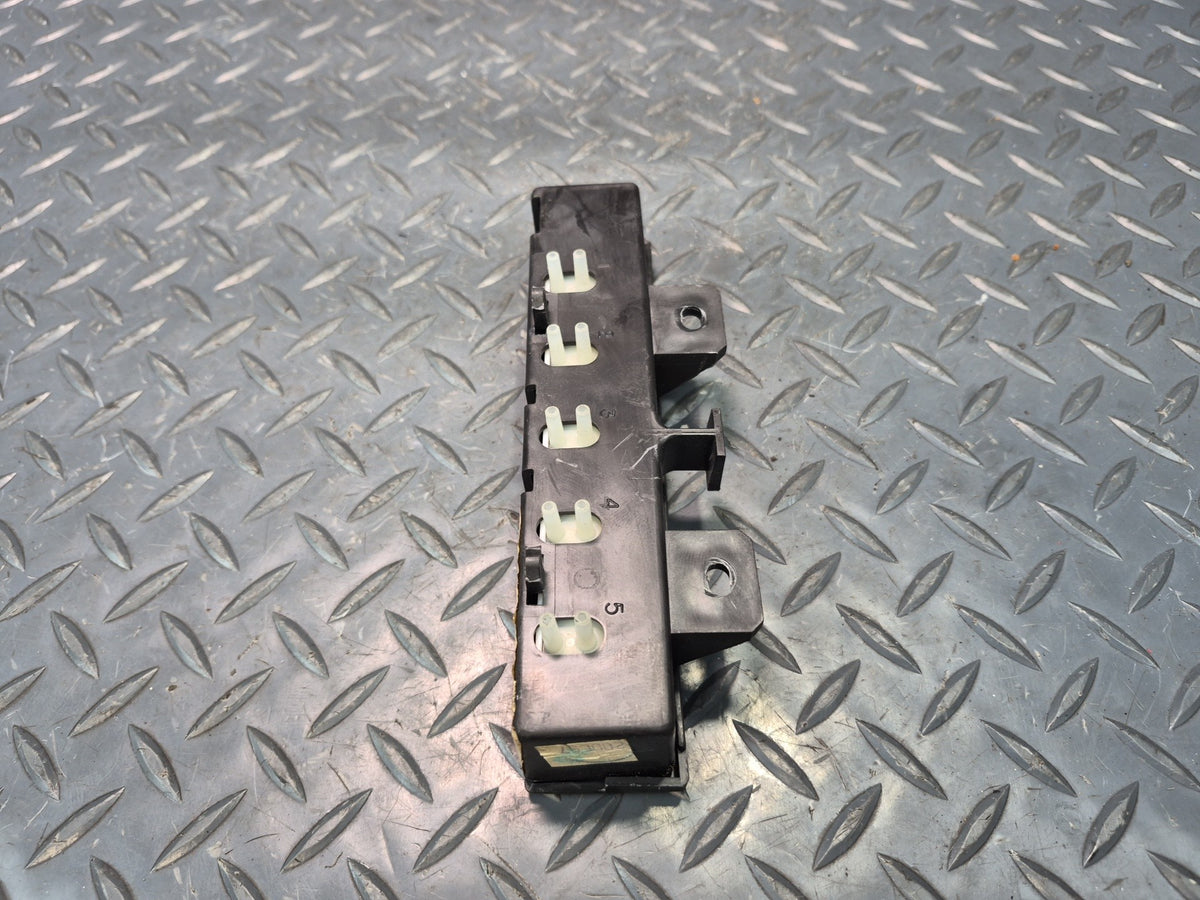 97-04 Chevrolet Corvette C5 Climate Vacuum Valve Module Solenoid 16050460 OEM