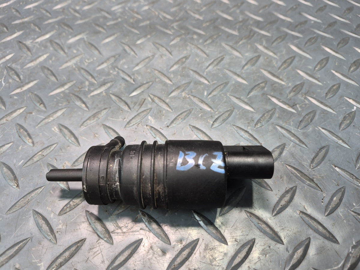 03-08 BMW E85 Z4 Windshield Washer Fluid Reservoir Pump 8362154 OEM