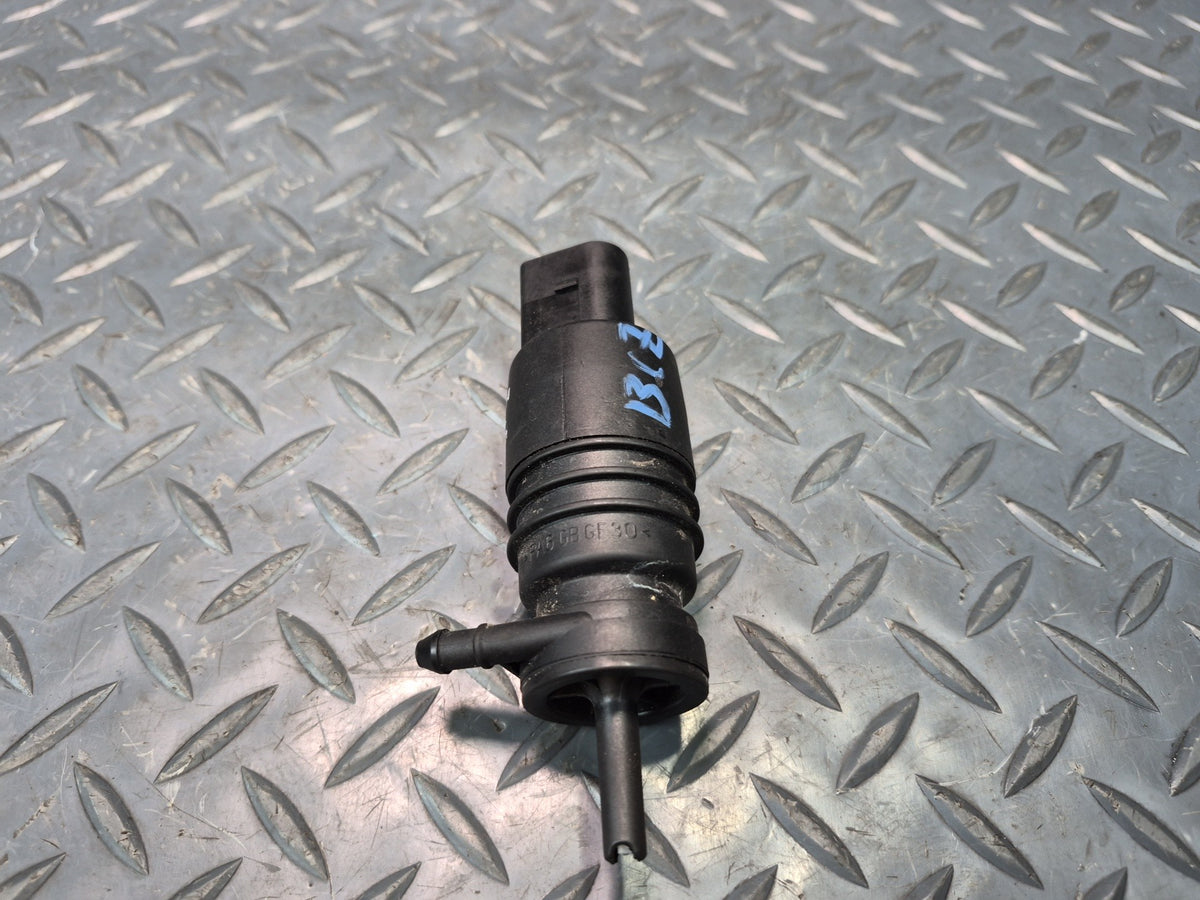 03-08 BMW E85 Z4 Windshield Washer Fluid Reservoir Pump 8362154 OEM